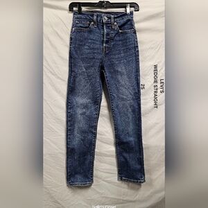 Levi's Women's WEDGIE STRAIGHT Jeans - Indigo